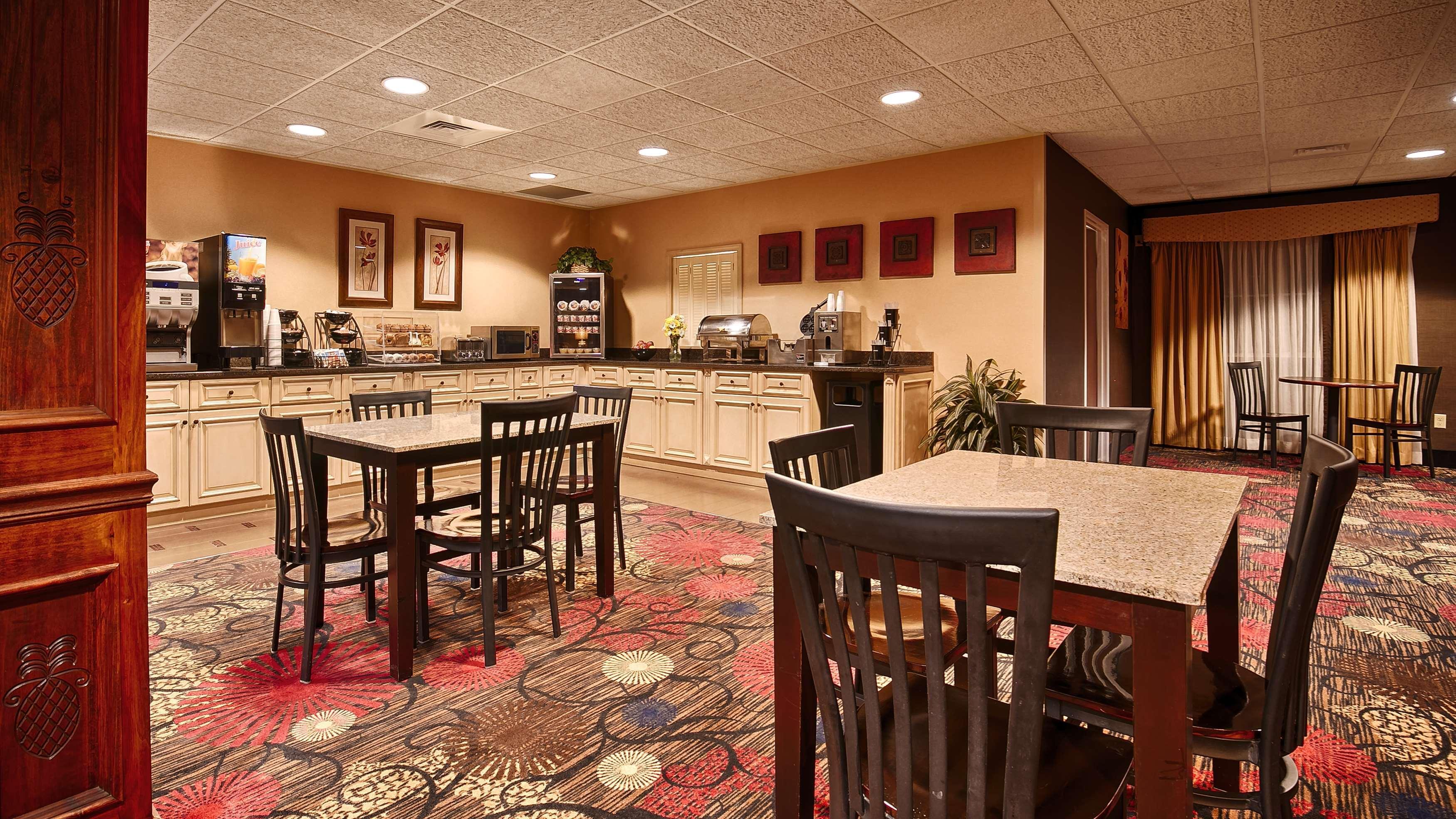 Best Western Plus Brandywine Inn & Suites Монтиселло Экстерьер фото